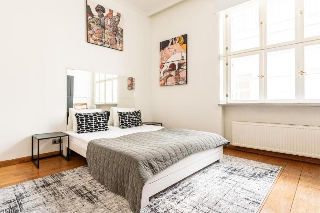 Apartment Luxury Square View #18 *