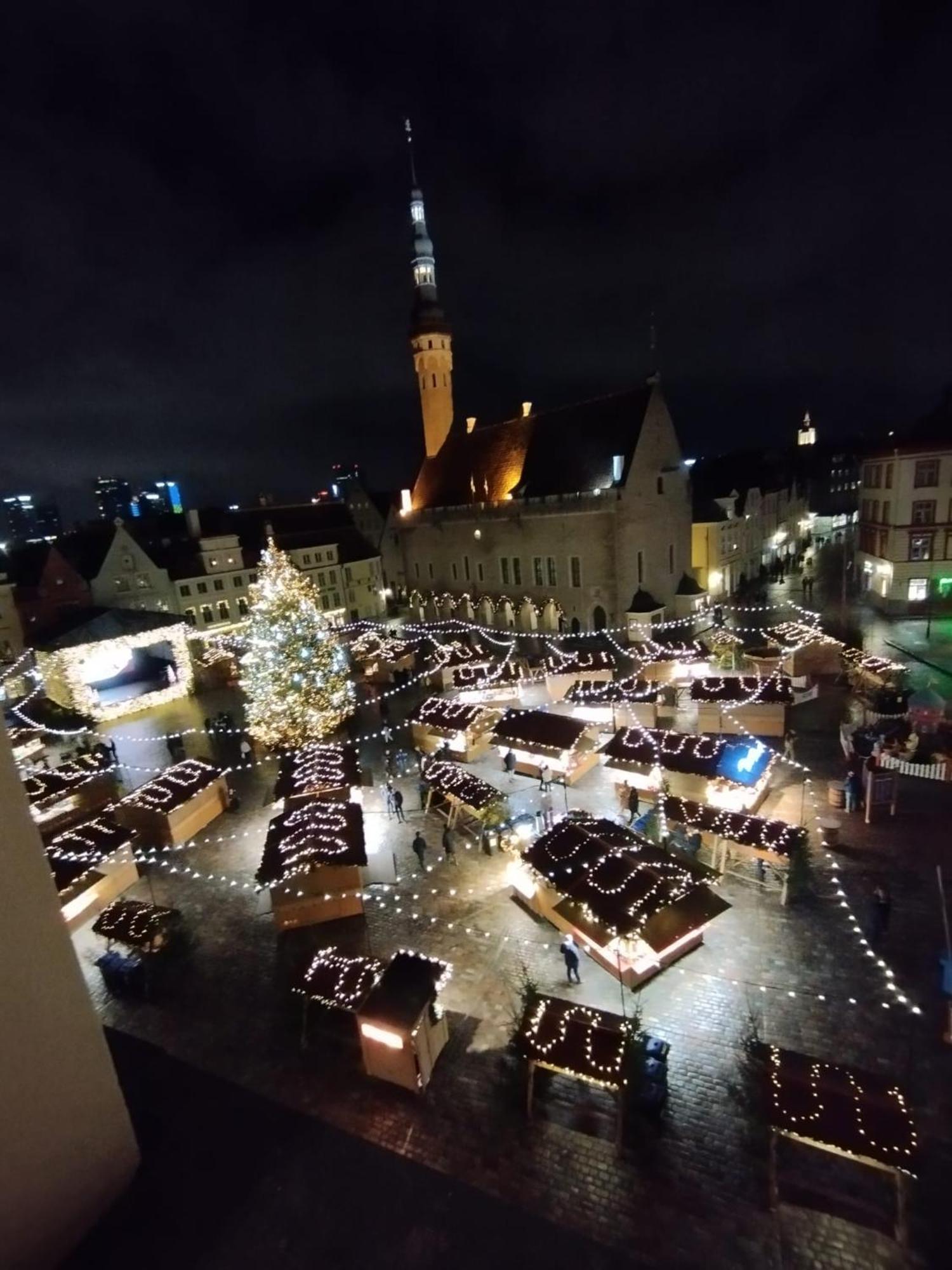Luxury Square View #18